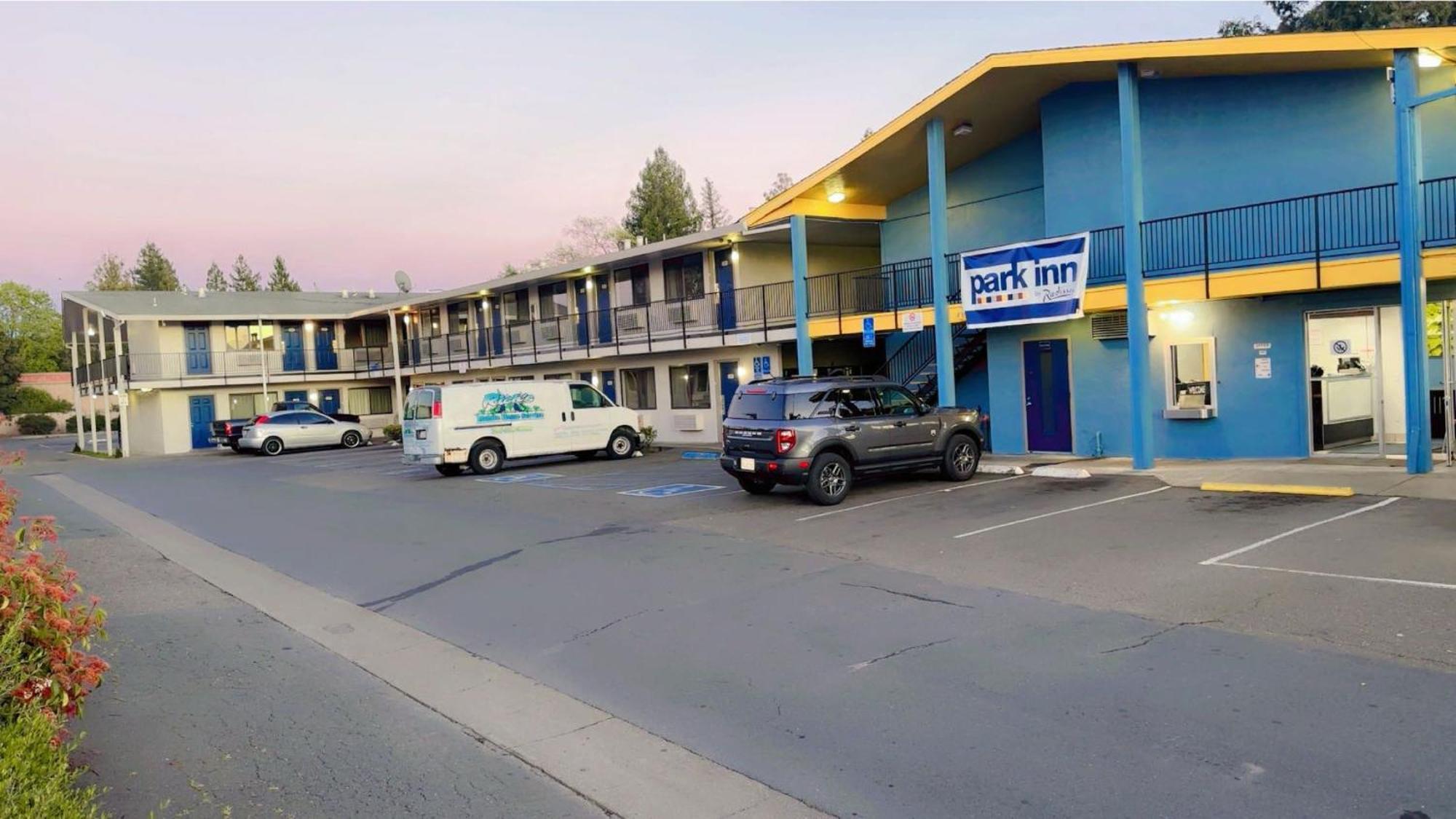 Park Inn By Radisson, Santa Rosa South Exterior photo