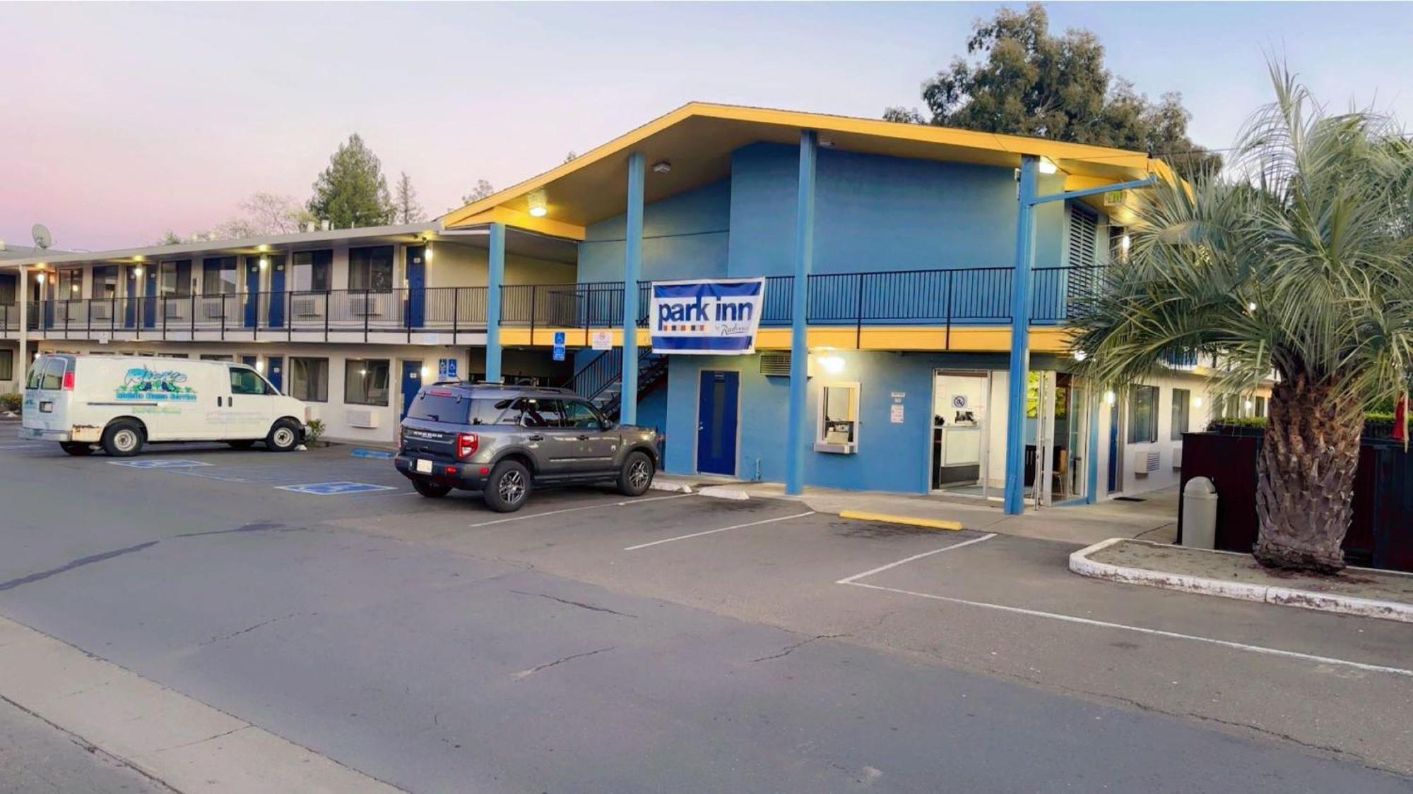 Park Inn By Radisson, Santa Rosa South Exterior photo