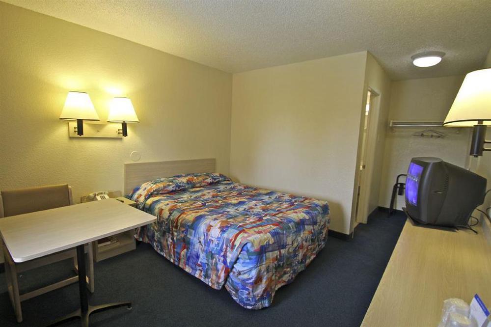 Park Inn By Radisson, Santa Rosa South Room photo